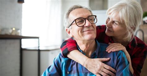 12 consejos de personas mayores para un matrimonio saludable